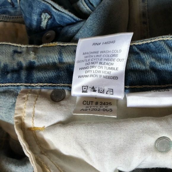 AMO Babe Sweet Cheeks Light Wash Blue Jeans Size 26 - Picture 8 of 9